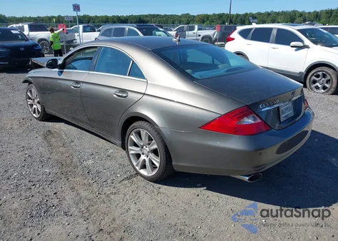 2008 Mercedes-Benz Cls 550 z USA, uszkodzony, nr VIN WDDDJ72X08A122709